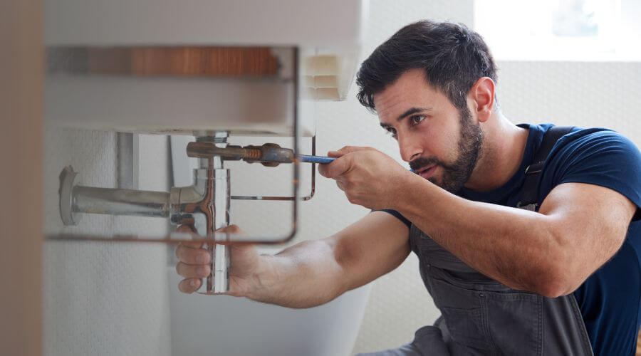 Expert burst pipe repair services in Forreston, TX